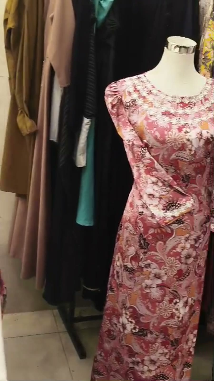 Abaya design, video 4